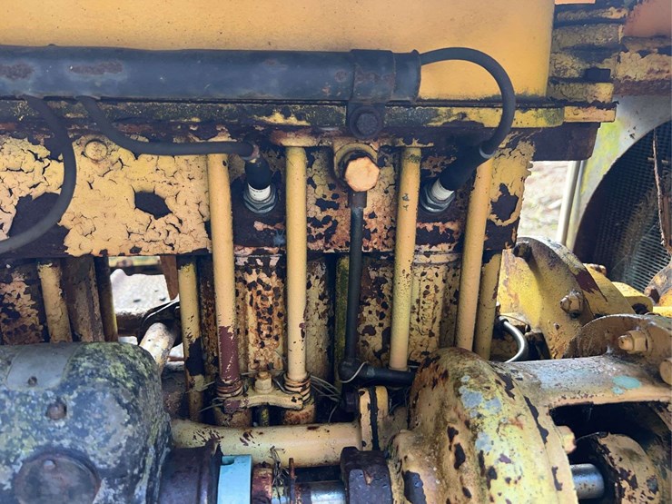 caterpillar-twenty-image-19