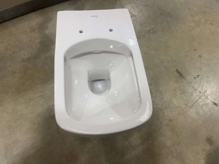 (2)-new-duravit-wall-mounted-toilets-image-3