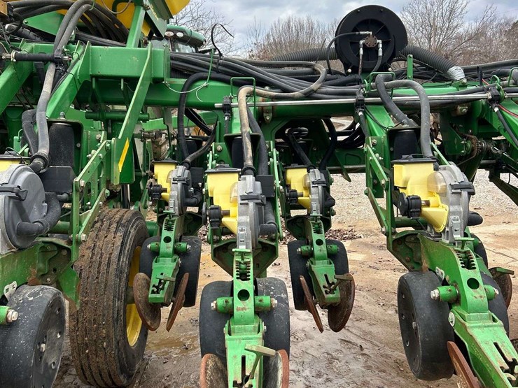 john-deere-1790-image-11