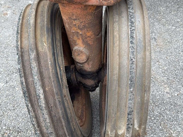 minneapolis-moline-ztu-image-26