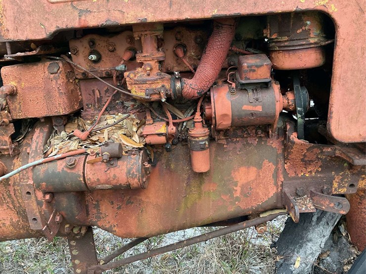 minneapolis-moline-zau-parts-tractor-image-7