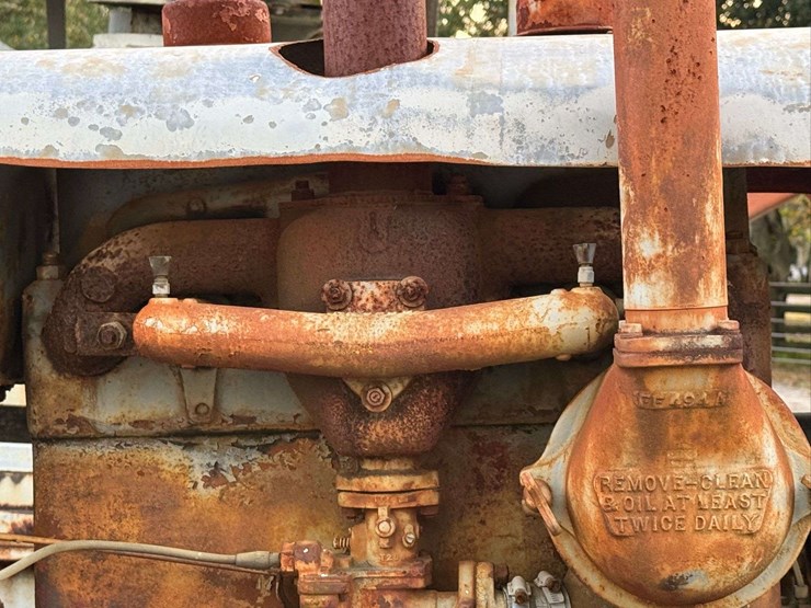 twin-city-21-32-tractor-image-9