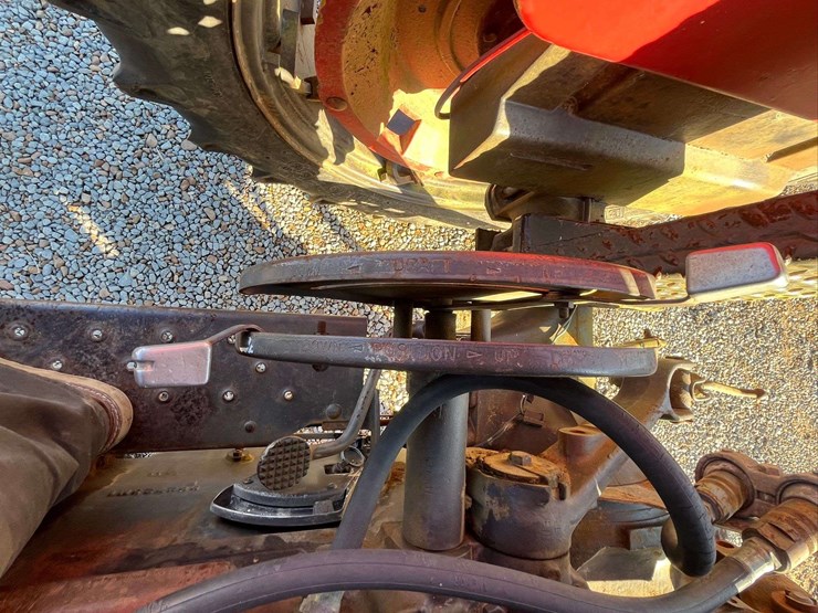 massey-ferguson-165-image-11