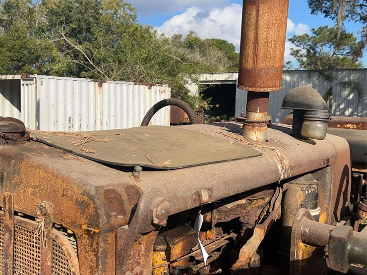 caterpillar-forty-gas-crawler-image-11