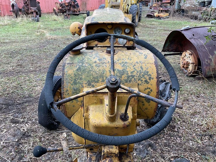 minneapolis-moline-big-mo-400m-army-tractor-image-17