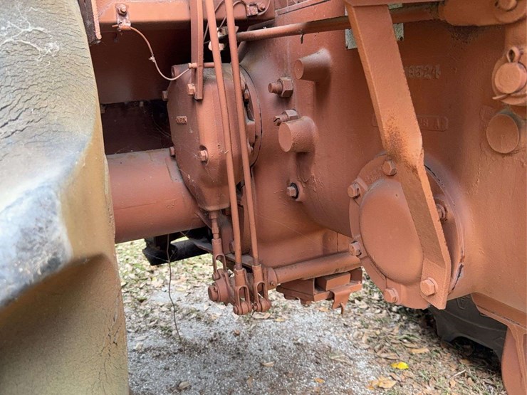 minneapolis-moline-g706-image-25