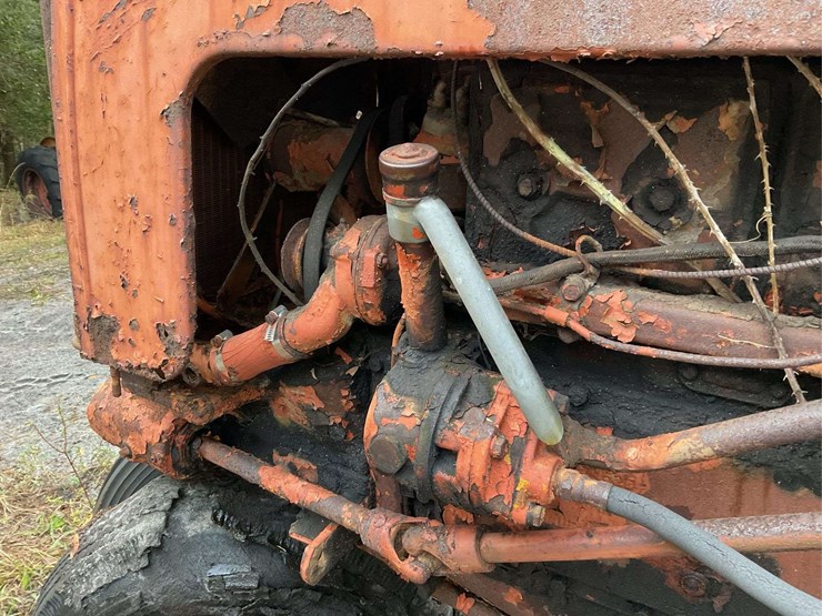 minneapolis-moline-zau-parts-tractor-image-18