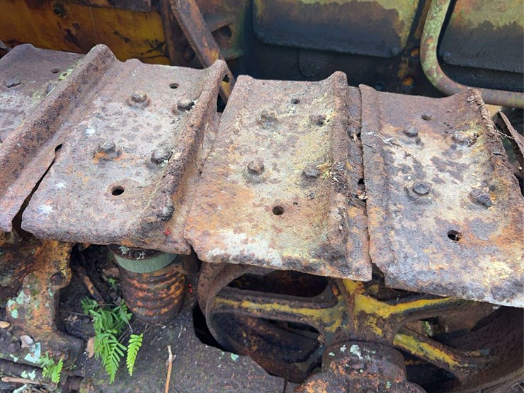 caterpillar-thirty-image-43