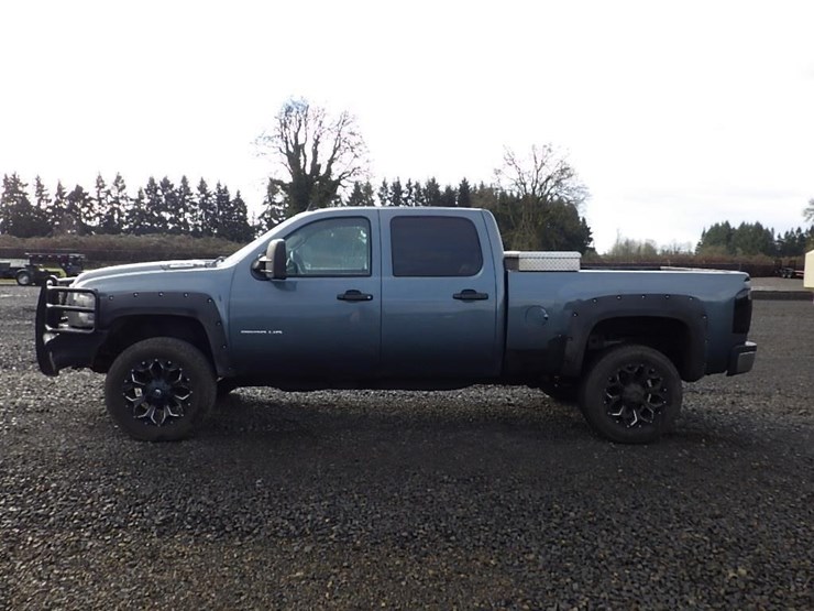 2011-chevrolet-2500-image-6