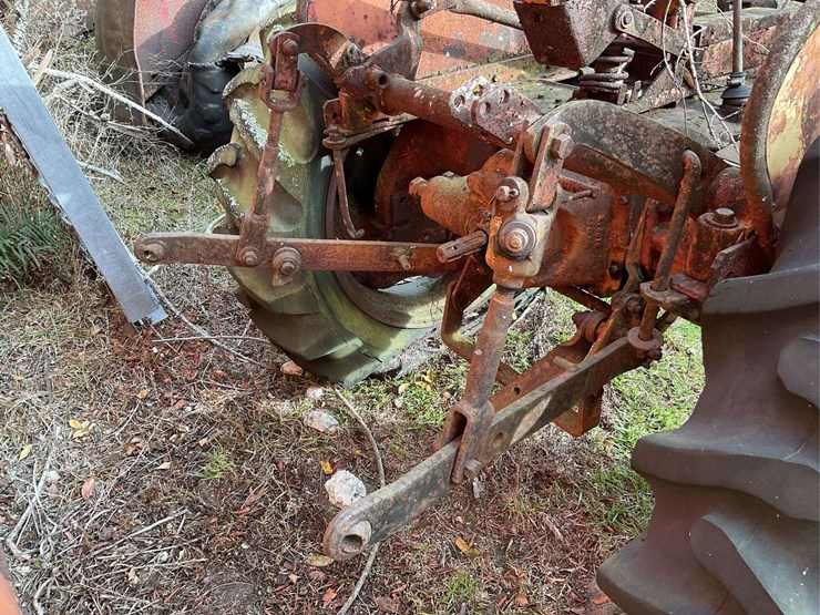 avery-parts-tractor-image-6