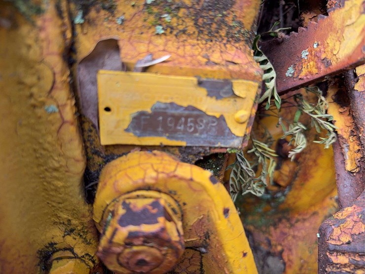 caterpillar-twenty-two-image-47