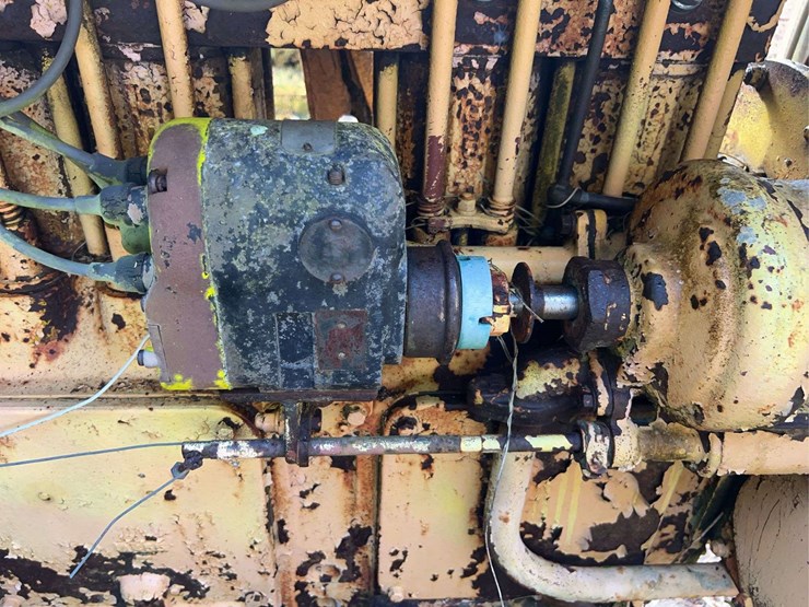 caterpillar-twenty-image-18