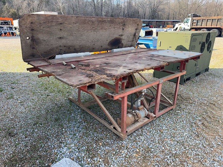 livestock-tilting-grooming-table-image-3