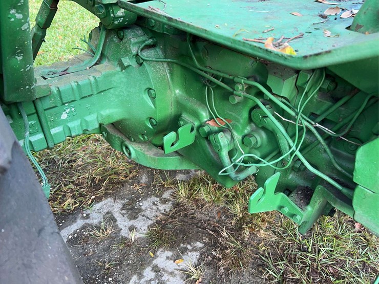 john-deere-3020-image-36