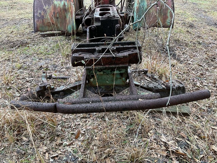 minneapolis-moline-parts-tractor-image-9