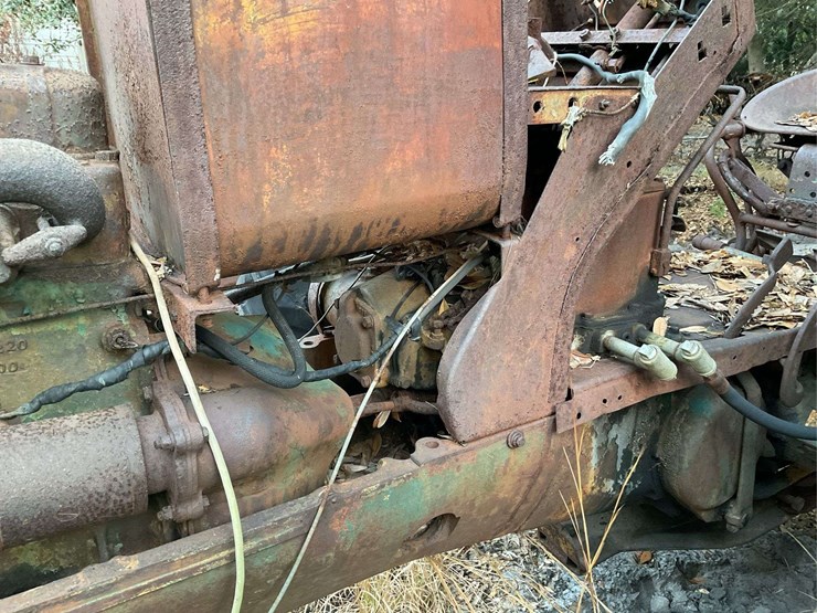 oliver-gas-tractor-image-12