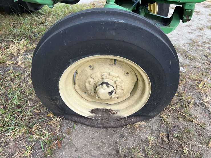 john-deere-3020-image-25