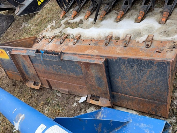 caterpillar-80-image-2