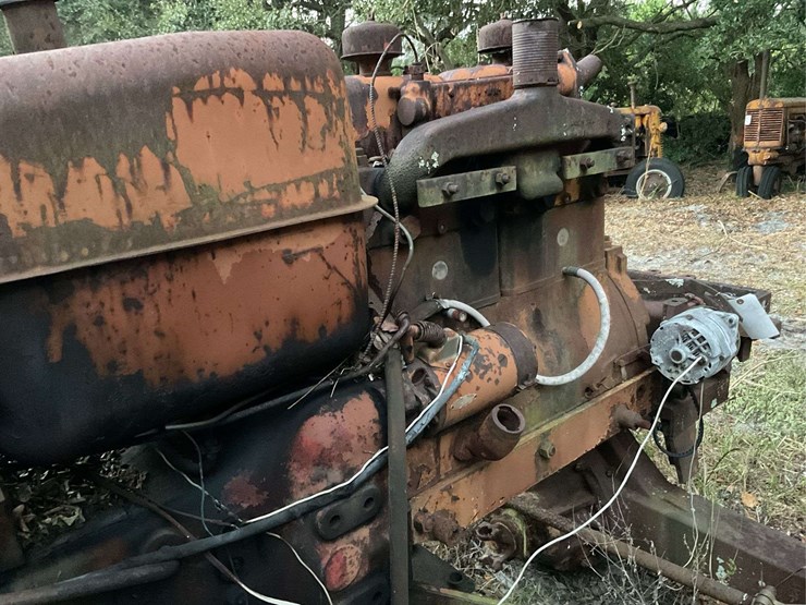 minneapolis-moline-m604-image-9