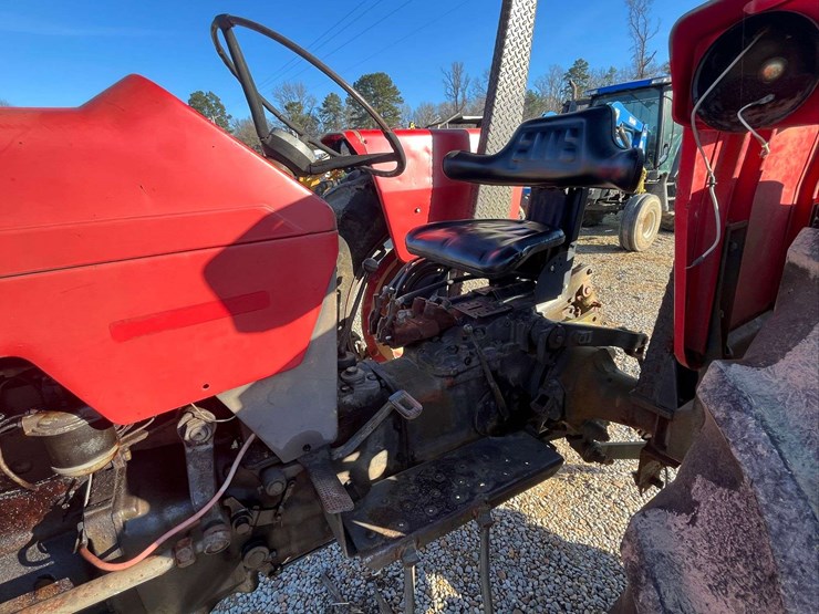 massey-ferguson-165-image-8