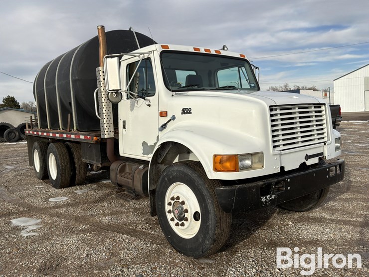 2000-international-4700-image-3