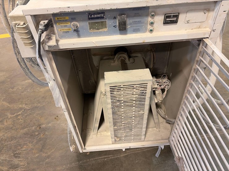 l.b.-white-premier-350df-heater-image-8