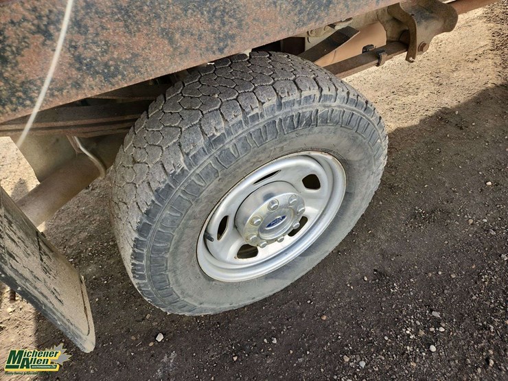 2011-ford-f350-image-28