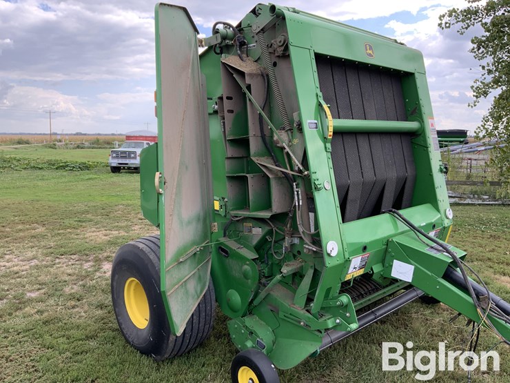 2012-john-deere-568-image-16