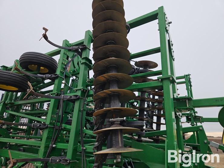 2015-john-deere-2310-image-15