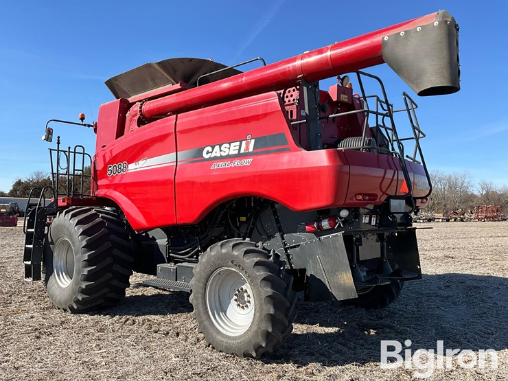 2011-case-ih-5088-image-7