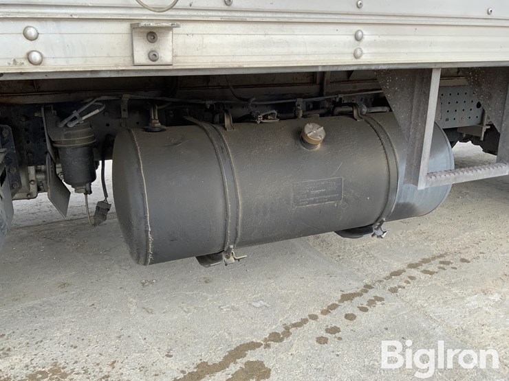 2013-mitsubishi-fuso-canter-fe180-image-17