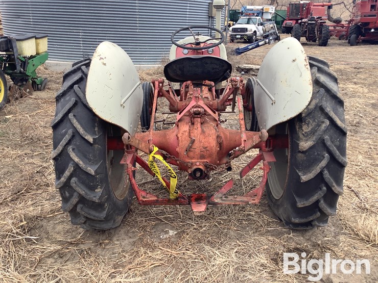 ford-tractor-image-6