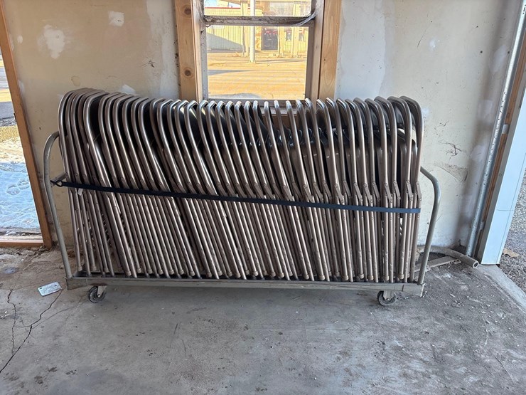 metal-folding-chairs-image-1