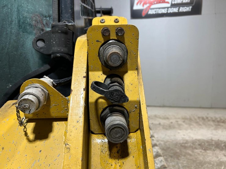 2019-caterpillar-259d-image-11