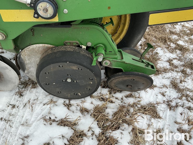 2005-john-deere-1770-image-19