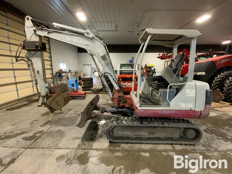 2006-takeuchi-tb135-image-8