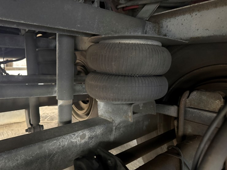 2005-great-dane-53-image-16