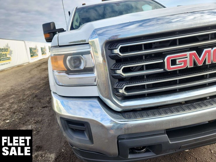 2015-gmc-sierra-3500hd-image-33
