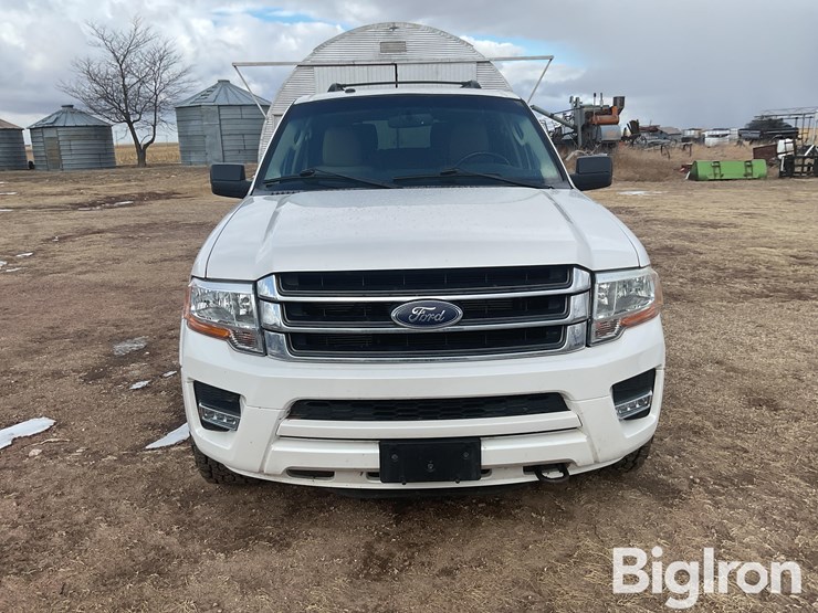 2016-ford-expedition-xlt-image-2