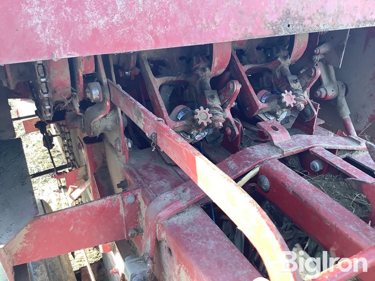 1981-new-holland-315-image-16