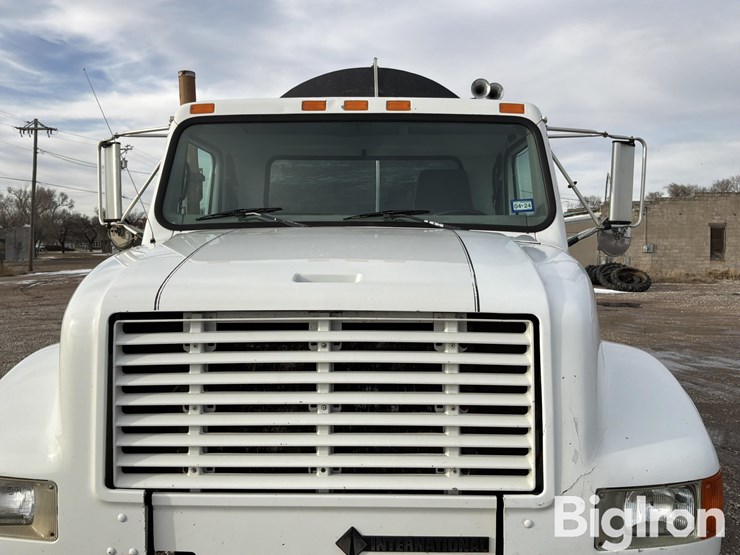 2000-international-4700-image-10