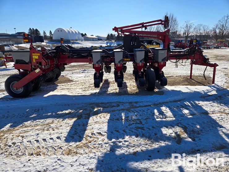2014-case-ih-1255-image-4