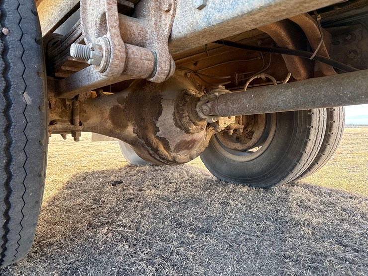 1974-ford-800-image-23