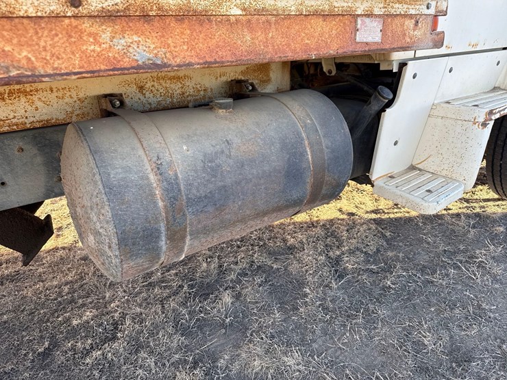 1974-ford-800-image-22