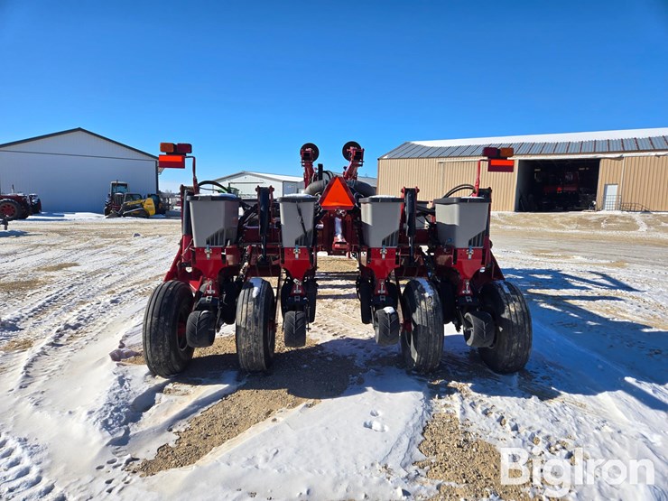 2014-case-ih-1255-image-6