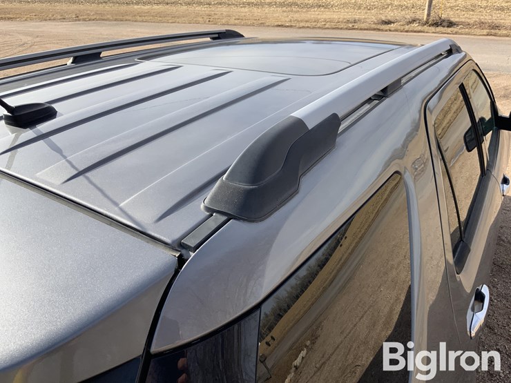 2014-ford-explorer-xlt-image-15