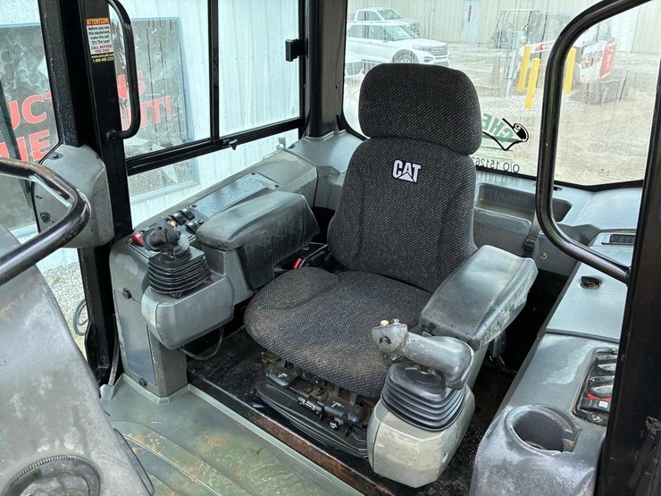 caterpillar-d3k2-xl-image-19