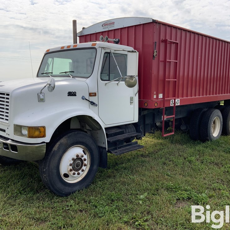 1998 INTERNATIONAL 4900