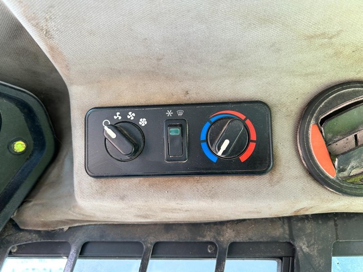 2020-bobcat-t76-image-22