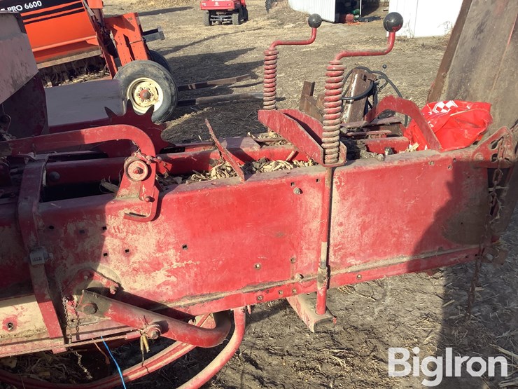 1981-new-holland-315-image-17